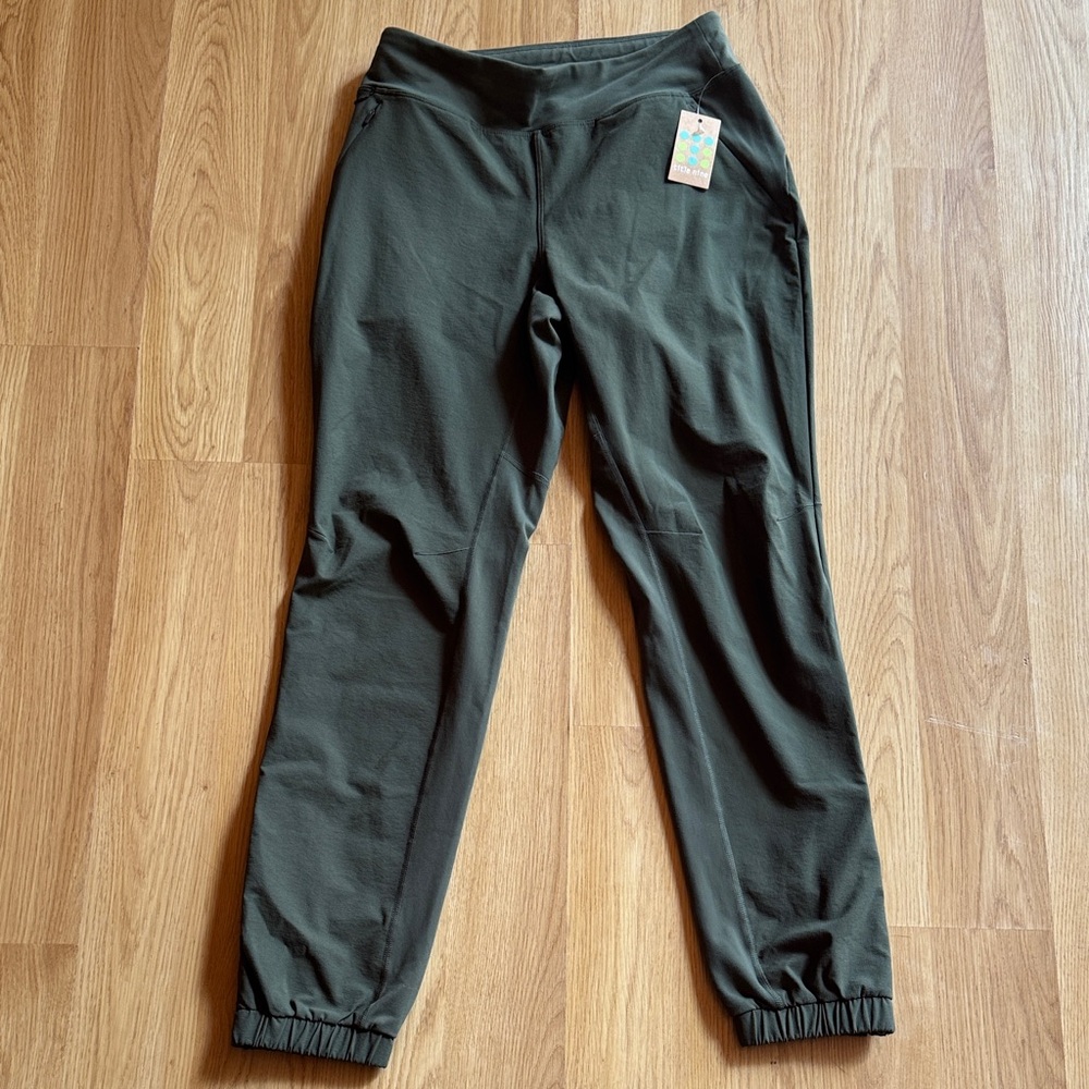 Title Nine size Small S NWT Sylvan Hybrid hiking Jogger Pants NEW